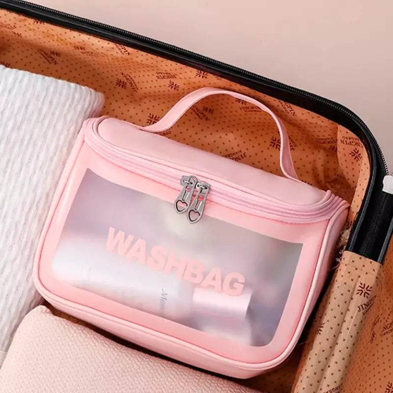 Necessaire-WASHBAG-PLUS-rosa-na-bolsa